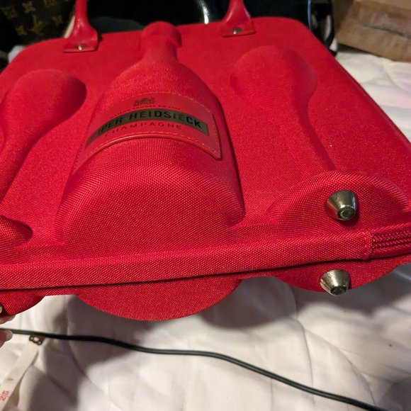 Piper-Heidsieck Red Travel Carry Case - Picture 3 of 3